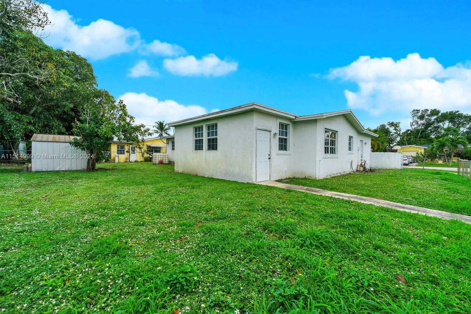 HOLIDAY VILLAGE SEC ONE - Residential