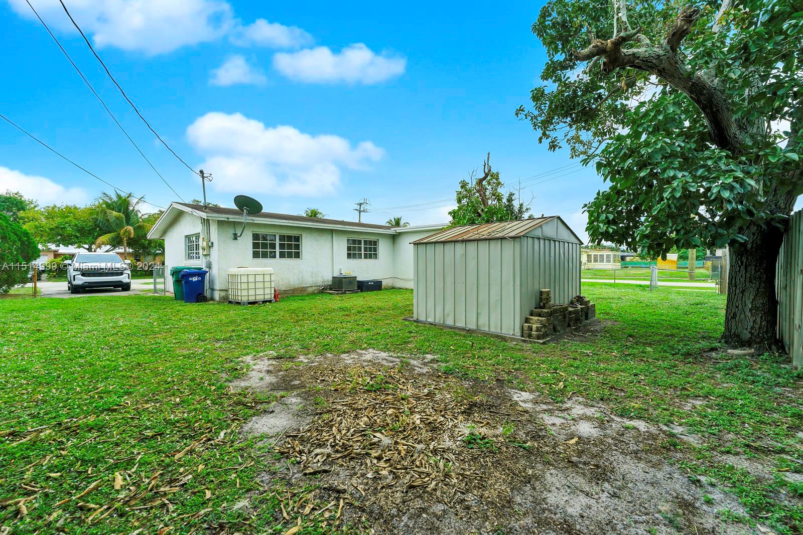 HOLIDAY VILLAGE SEC ONE - Residential