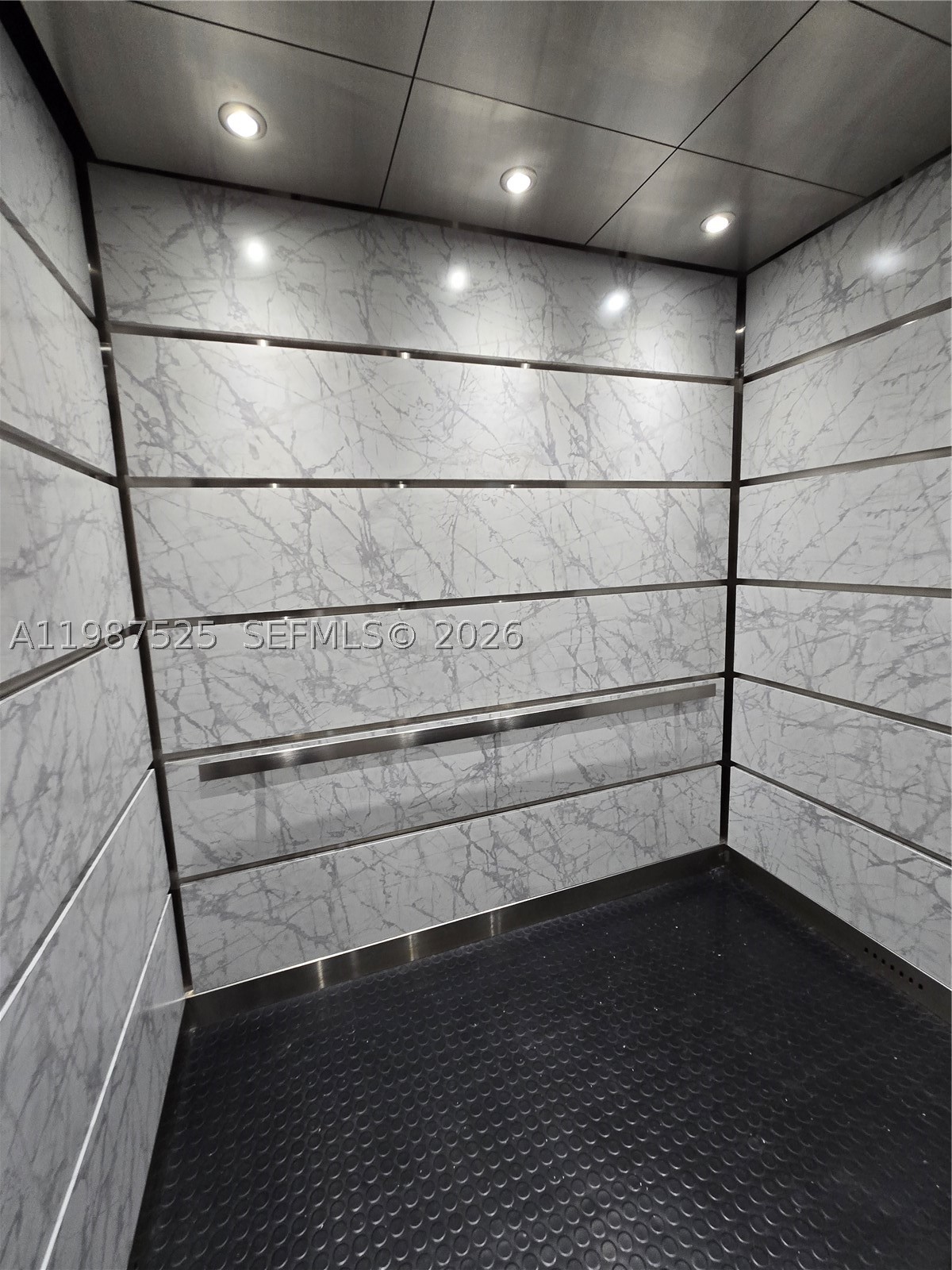 CHANTILLY CONDO - Residential