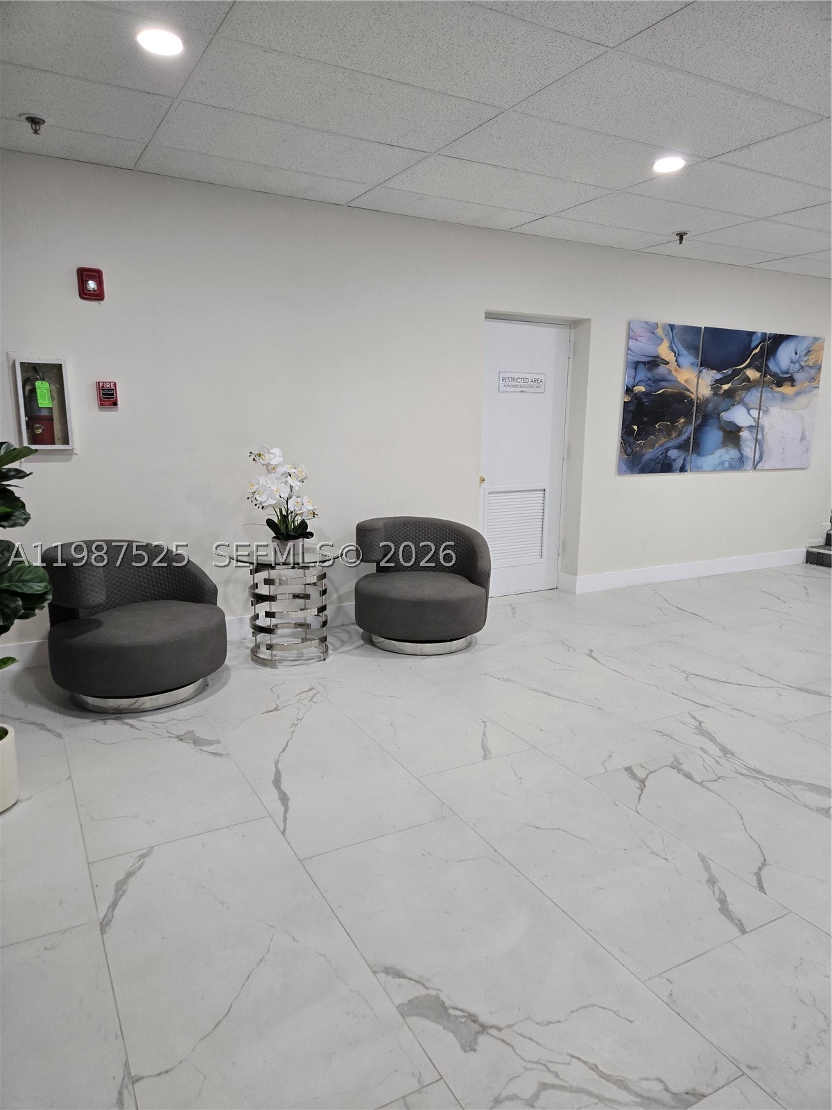 CHANTILLY CONDO - Residential