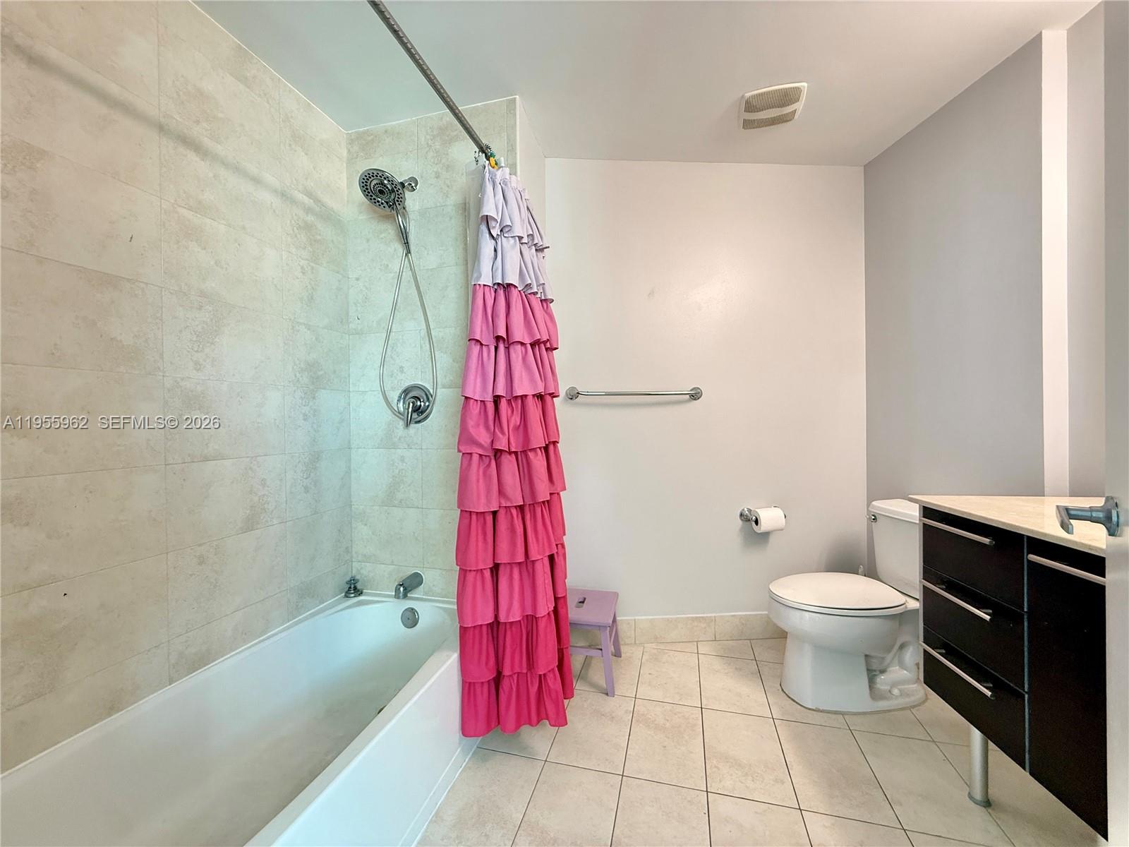 QUANTUM ON THE BAY CONDO - Residential