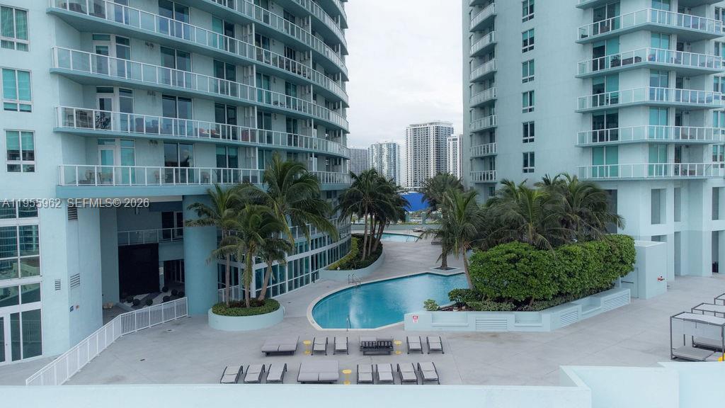 QUANTUM ON THE BAY CONDO - Residential