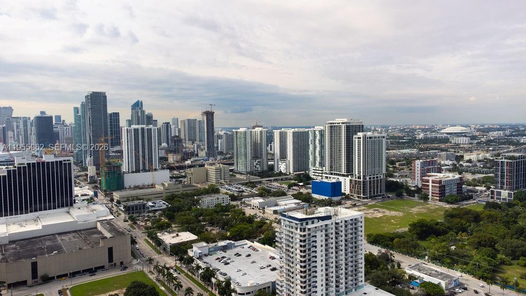 QUANTUM ON THE BAY CONDO - Residential