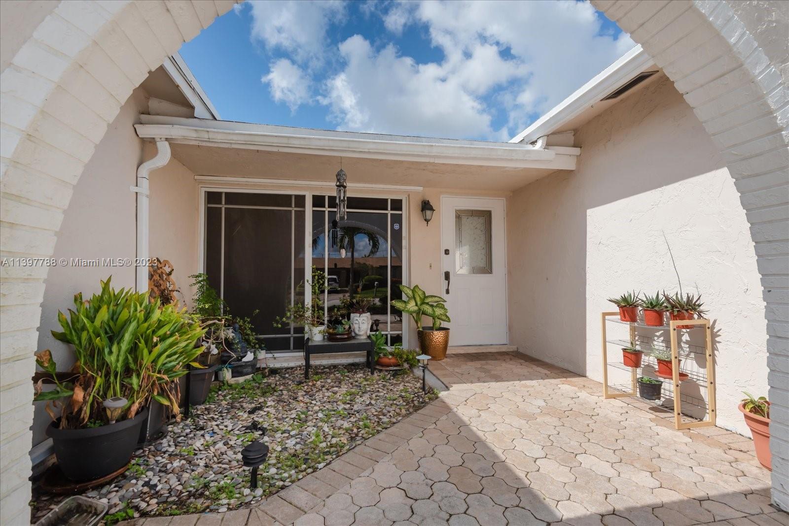 SUNRISE GOLF VILLAGE SEC - Residential