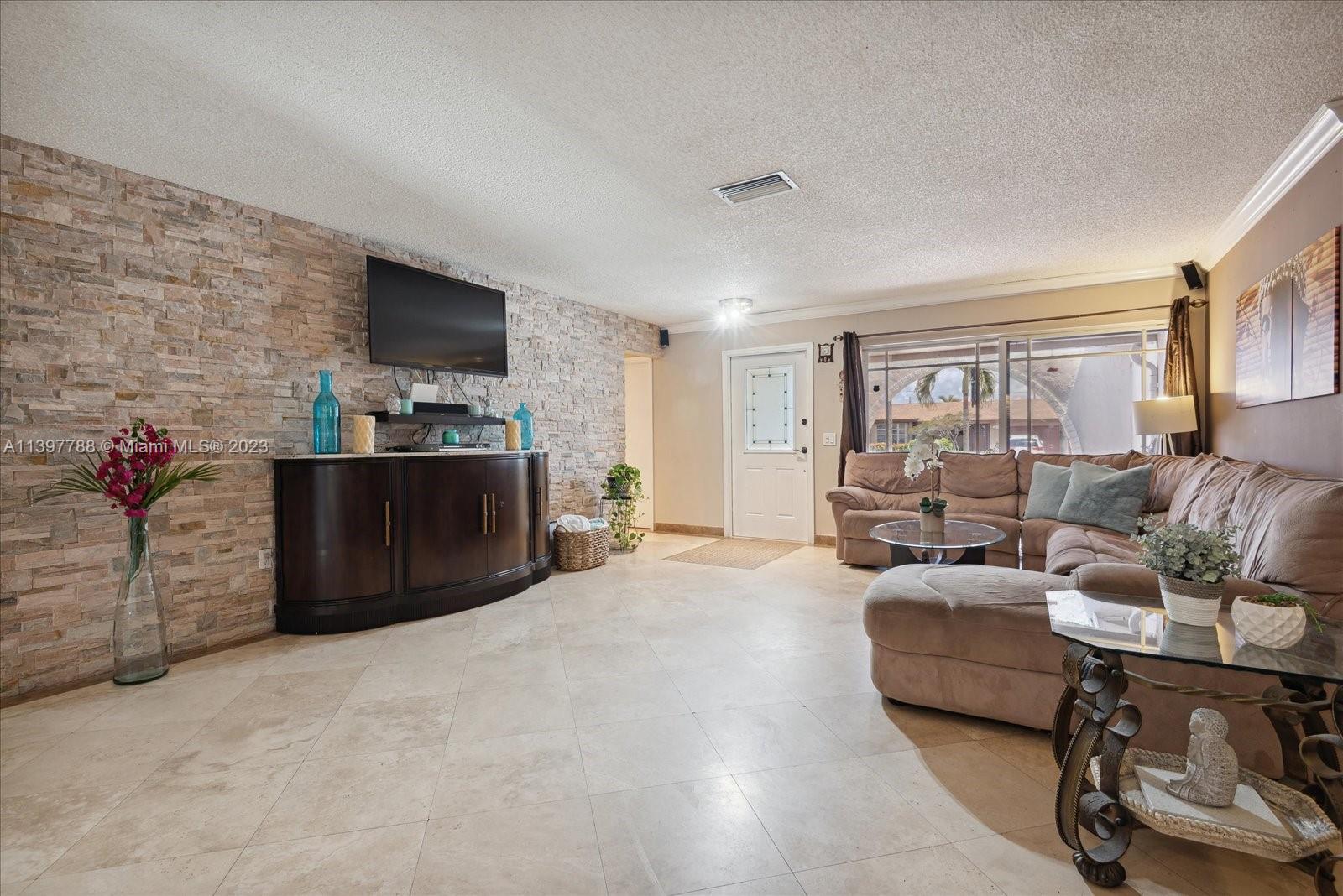 SUNRISE GOLF VILLAGE SEC - Residential
