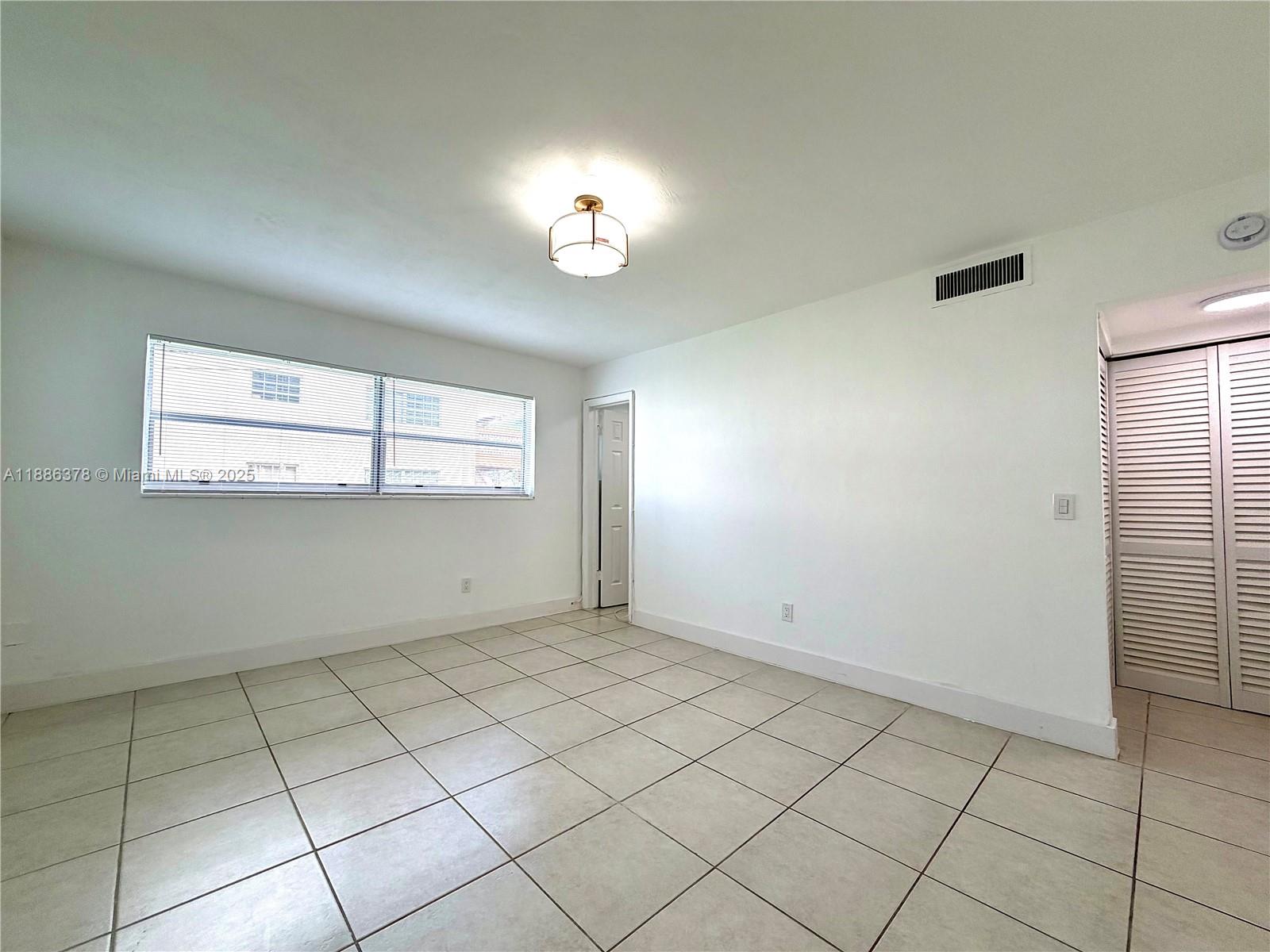 SUTTON HOUSE CONDO - Residential