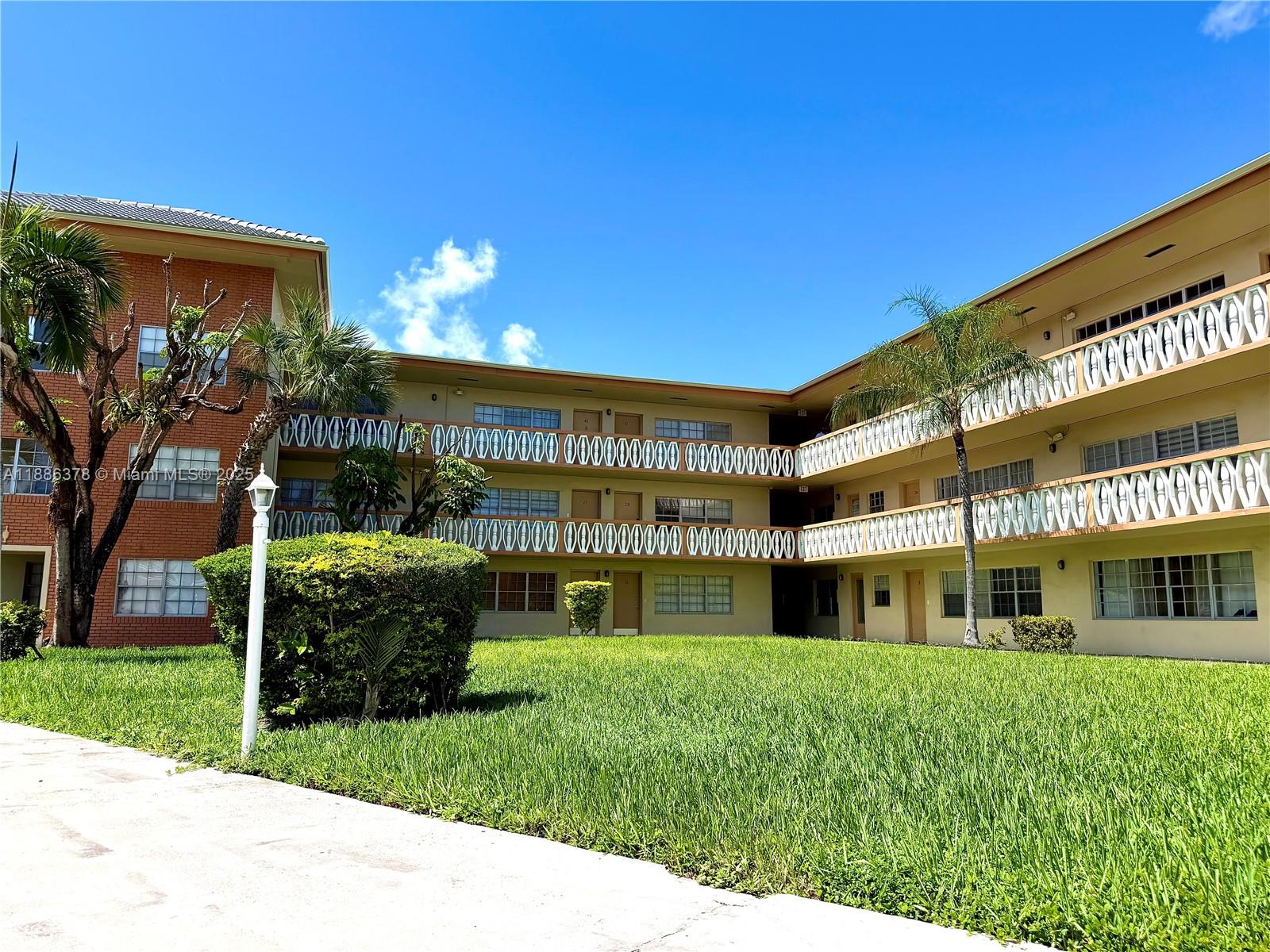 SUTTON HOUSE CONDO - Residential