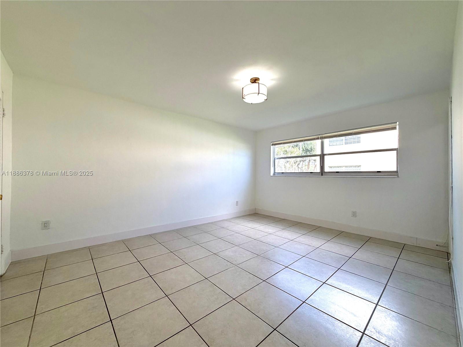 SUTTON HOUSE CONDO - Residential