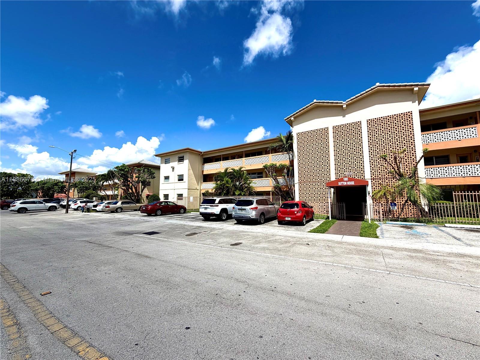 SUTTON HOUSE CONDO - Residential