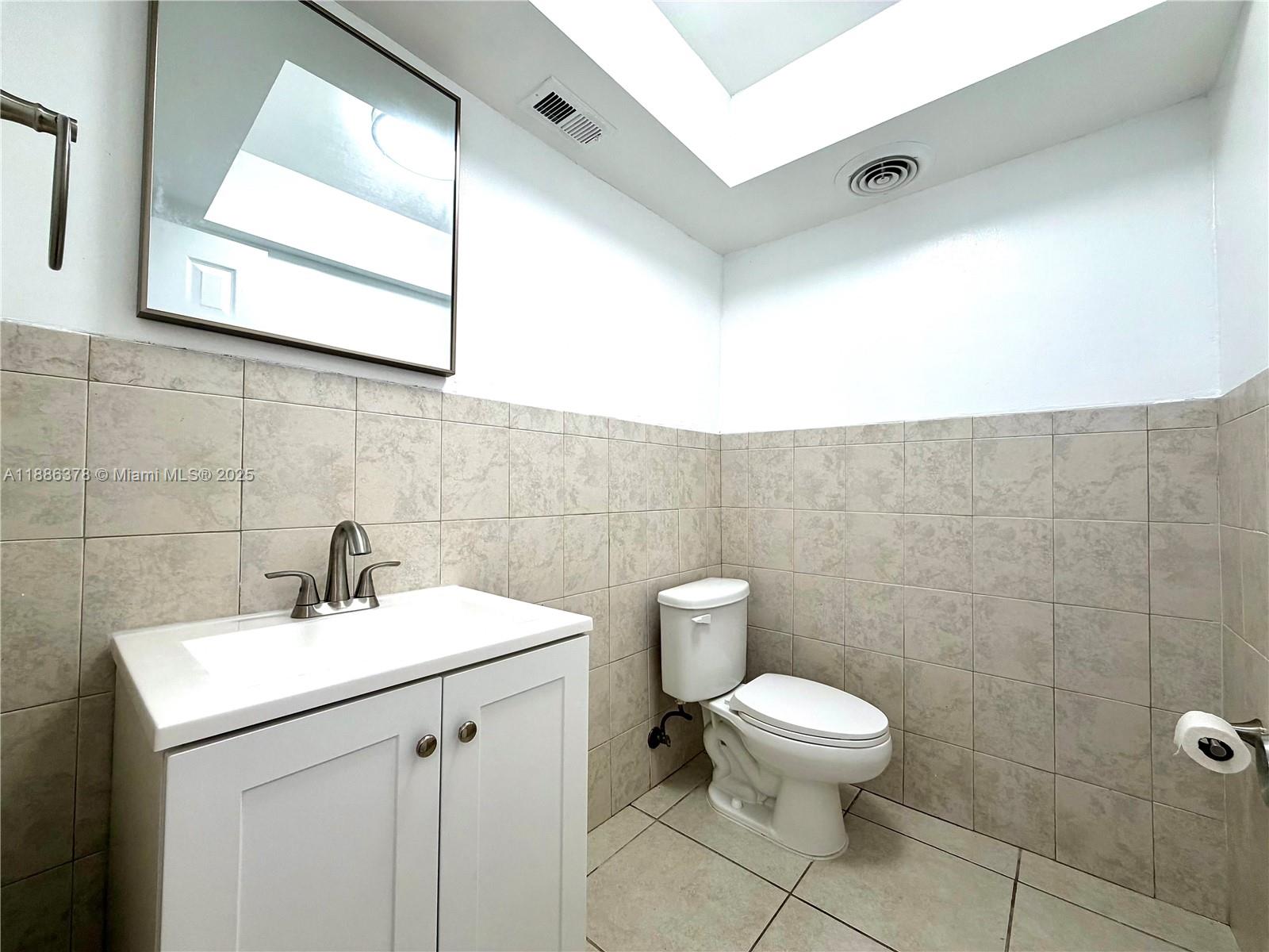 SUTTON HOUSE CONDO - Residential