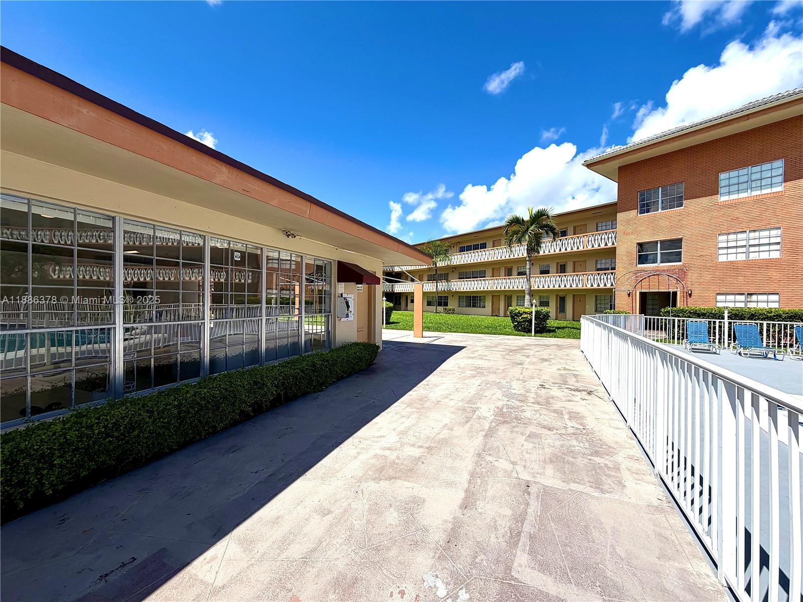 SUTTON HOUSE CONDO - Residential
