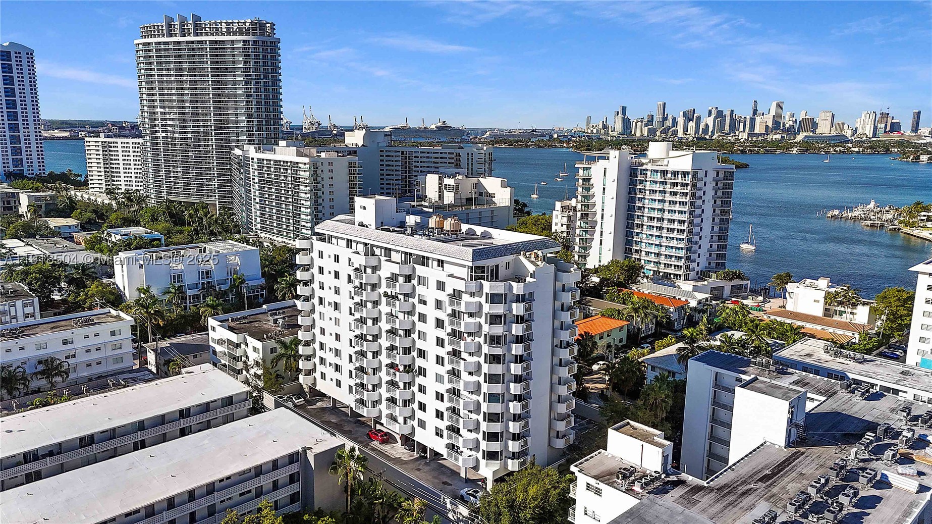 South Beach's BEST DEAL! Full-service boutique condominium living. Enjoy beautiful Biscayne Bay and Downtown Miami views in one of the most desirable locations. The unit comes with a W/D and a covered parking space. Residents enjoy resort-style amenities, including a pool, Jacuzzi, fitness center, sauna, laundry facilities, bike storage, and a lounge with a full kitchen. Just steps from the beach, Lincoln Road, restaurants, shopping, entertainment, and all that South Beach has to offer.