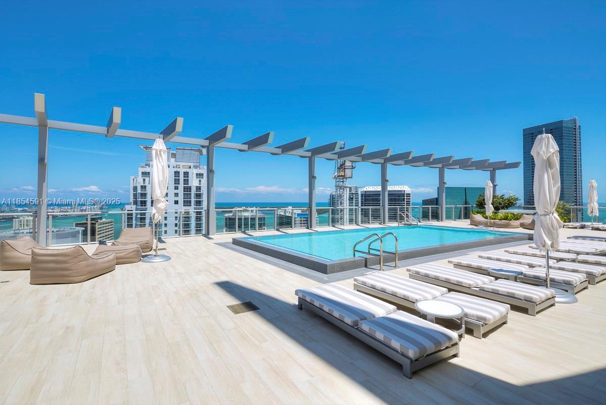 1100 MILLECENTO RESIDENCE - Residential Lease