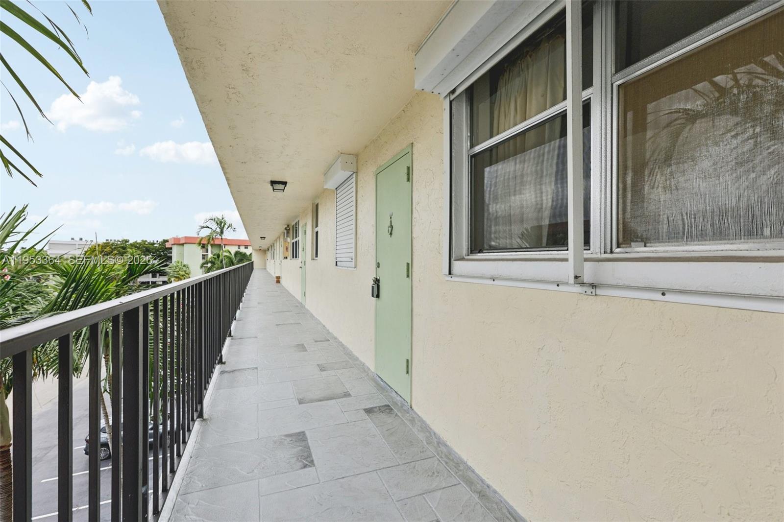 CROSS FOX CONDO - Residential