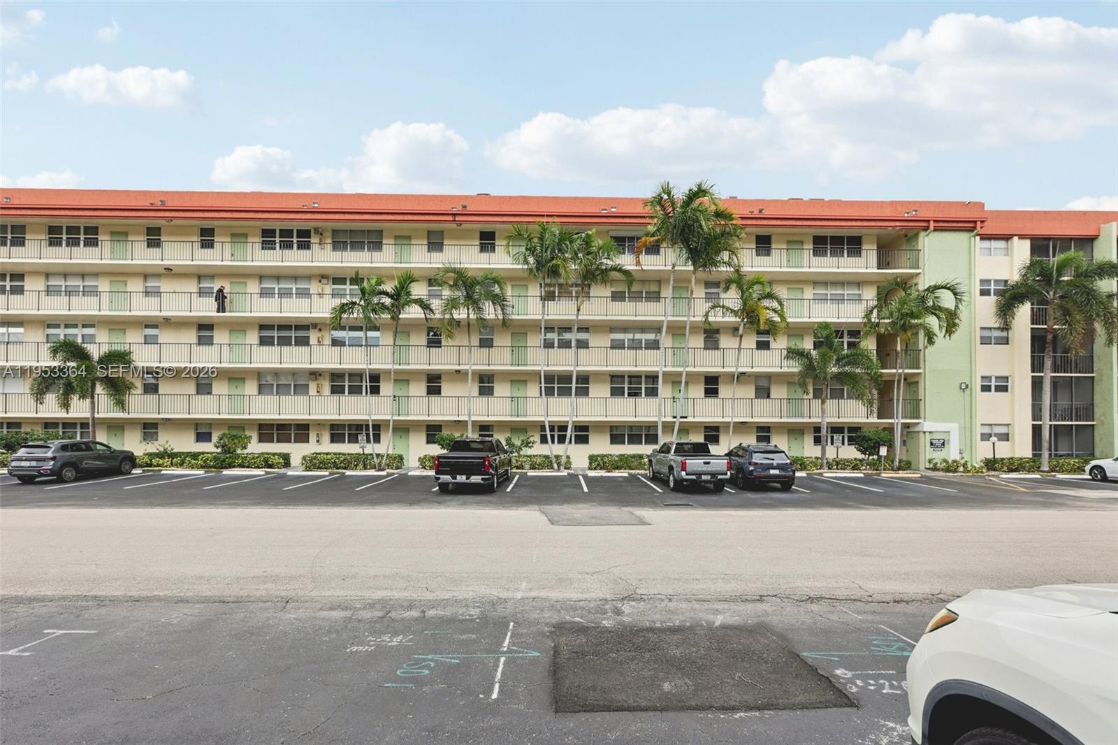 CROSS FOX CONDO - Residential