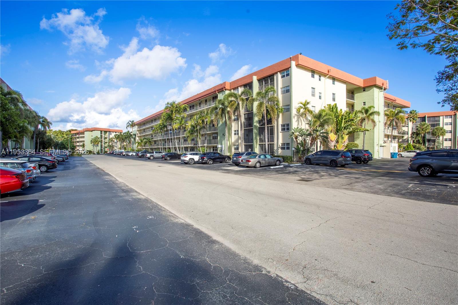 CROSS FOX CONDO - Residential