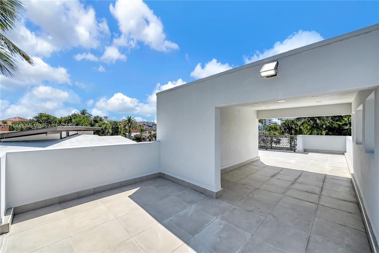 LAS OLAS BY THE SEA EXT - Residential