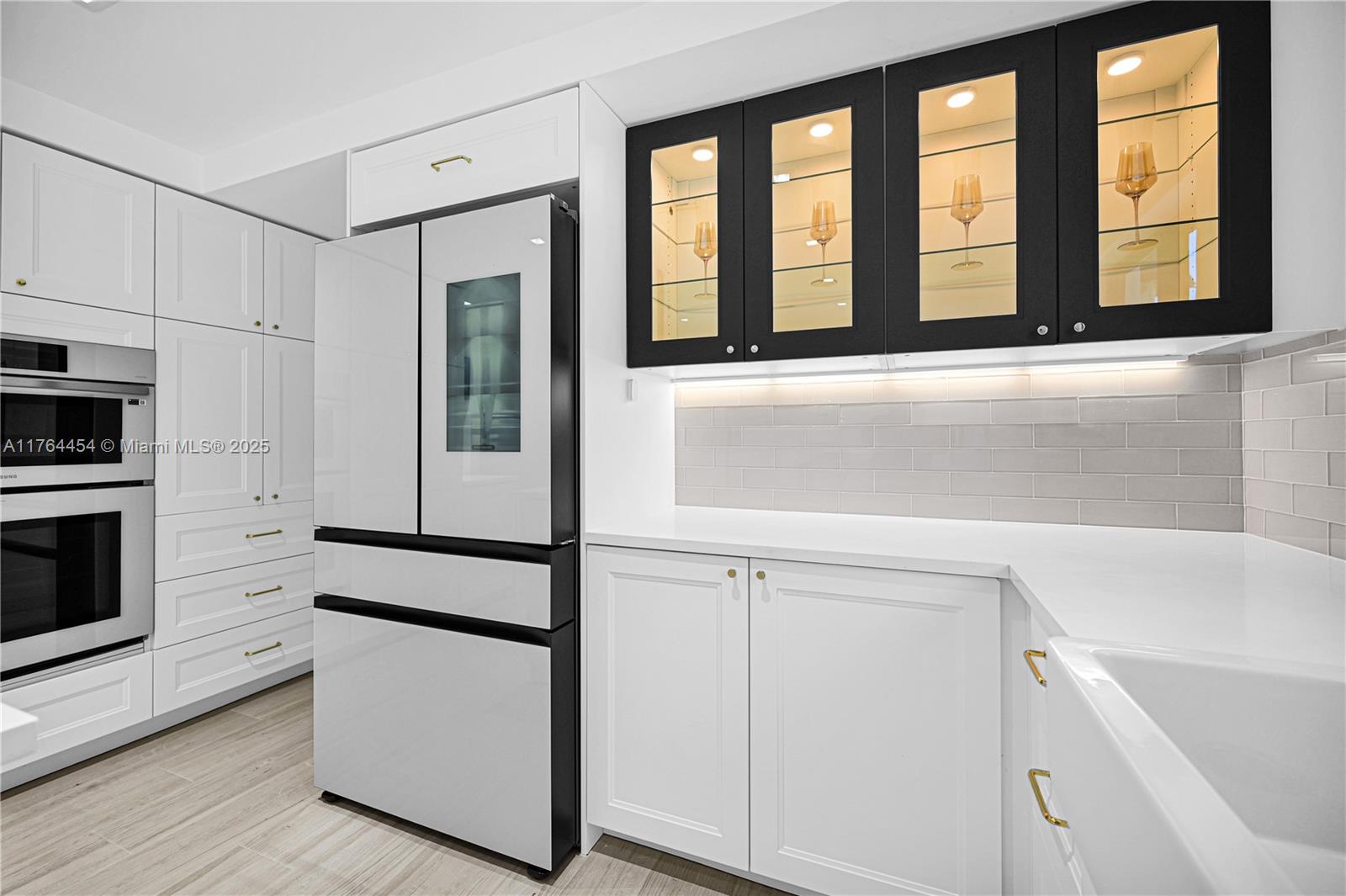 LAS OLAS BY THE SEA EXT - Residential