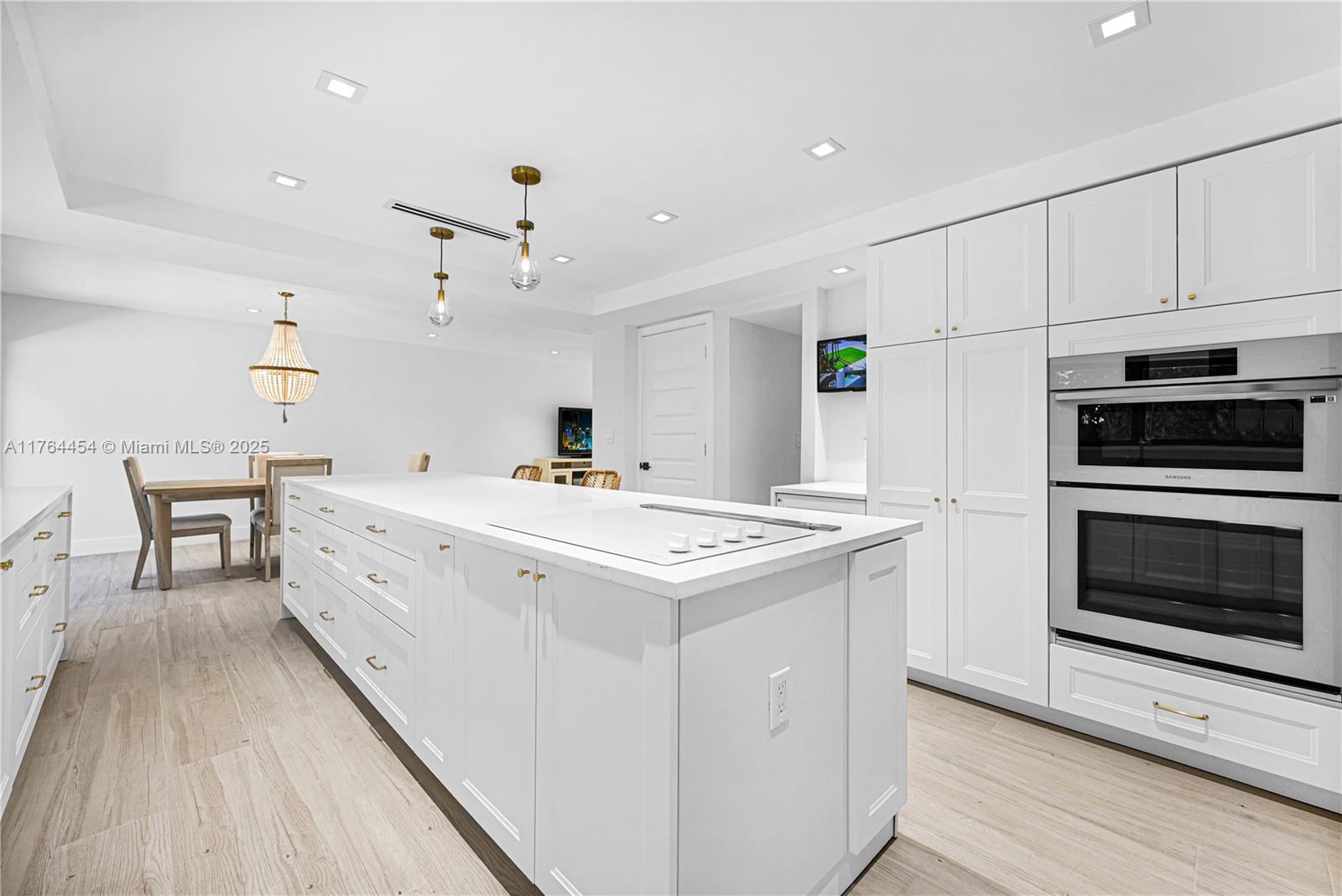 LAS OLAS BY THE SEA EXT - Residential