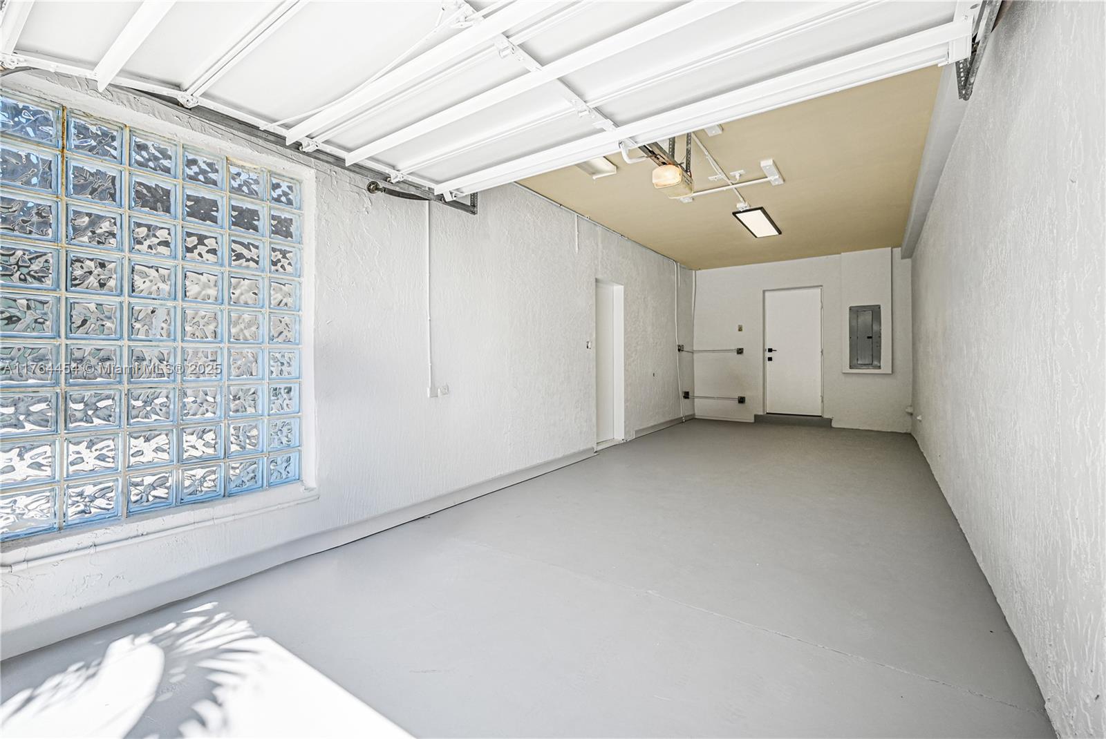LAS OLAS BY THE SEA EXT - Residential
