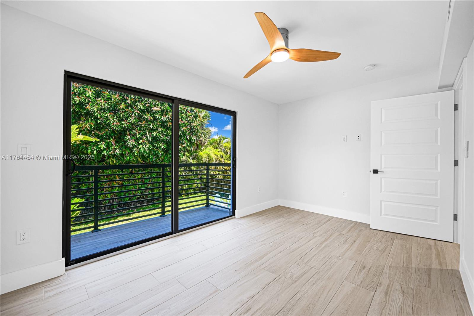 LAS OLAS BY THE SEA EXT - Residential