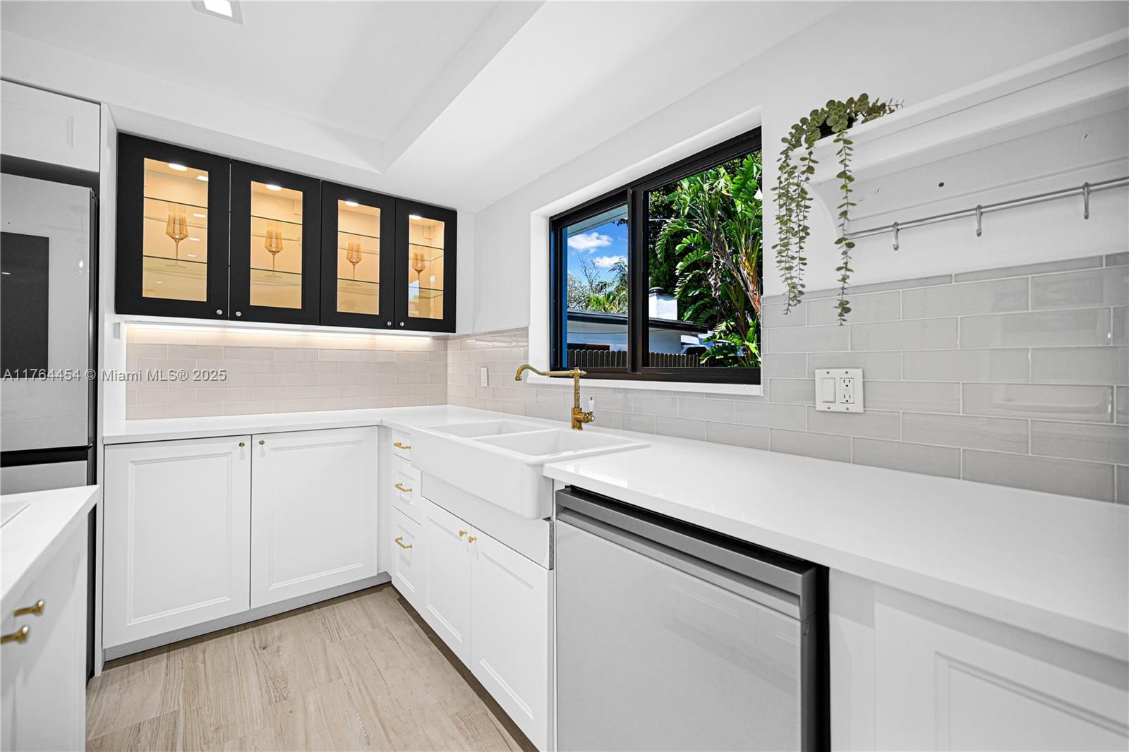 LAS OLAS BY THE SEA EXT - Residential