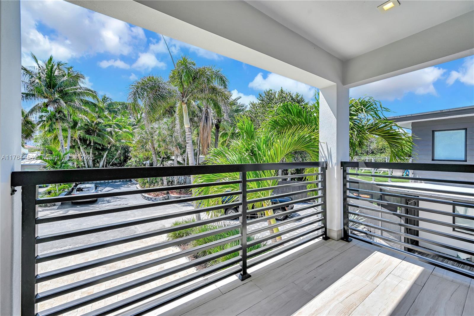 LAS OLAS BY THE SEA EXT - Residential