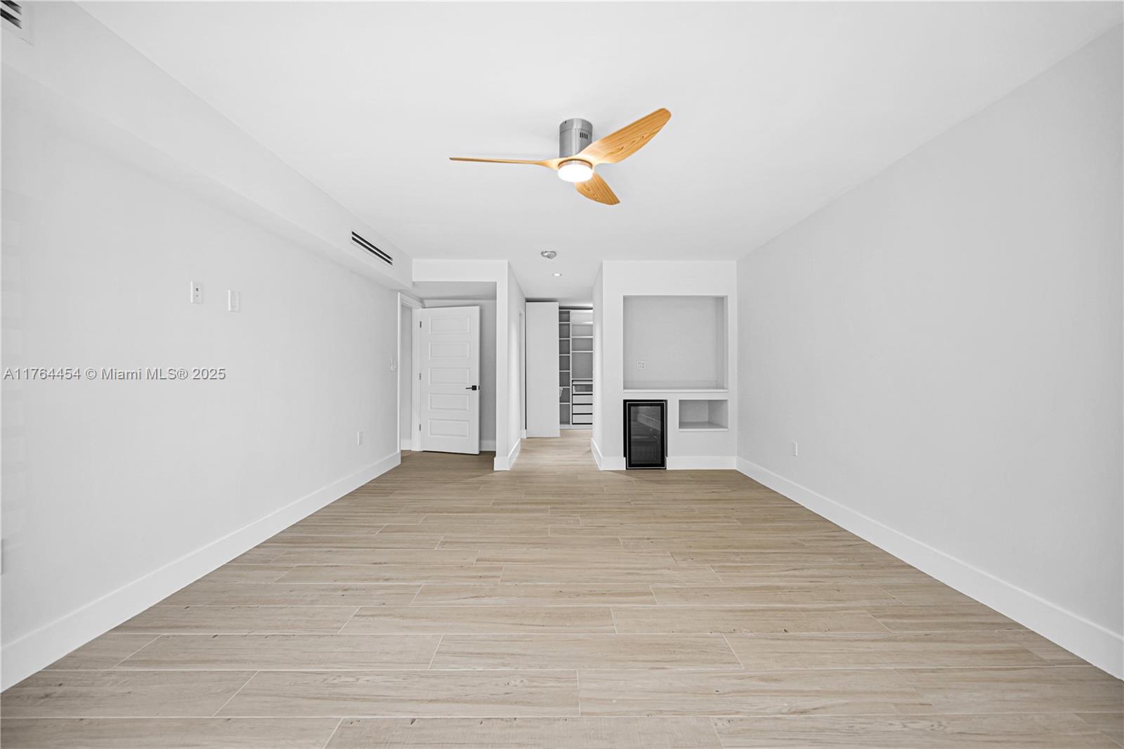LAS OLAS BY THE SEA EXT - Residential