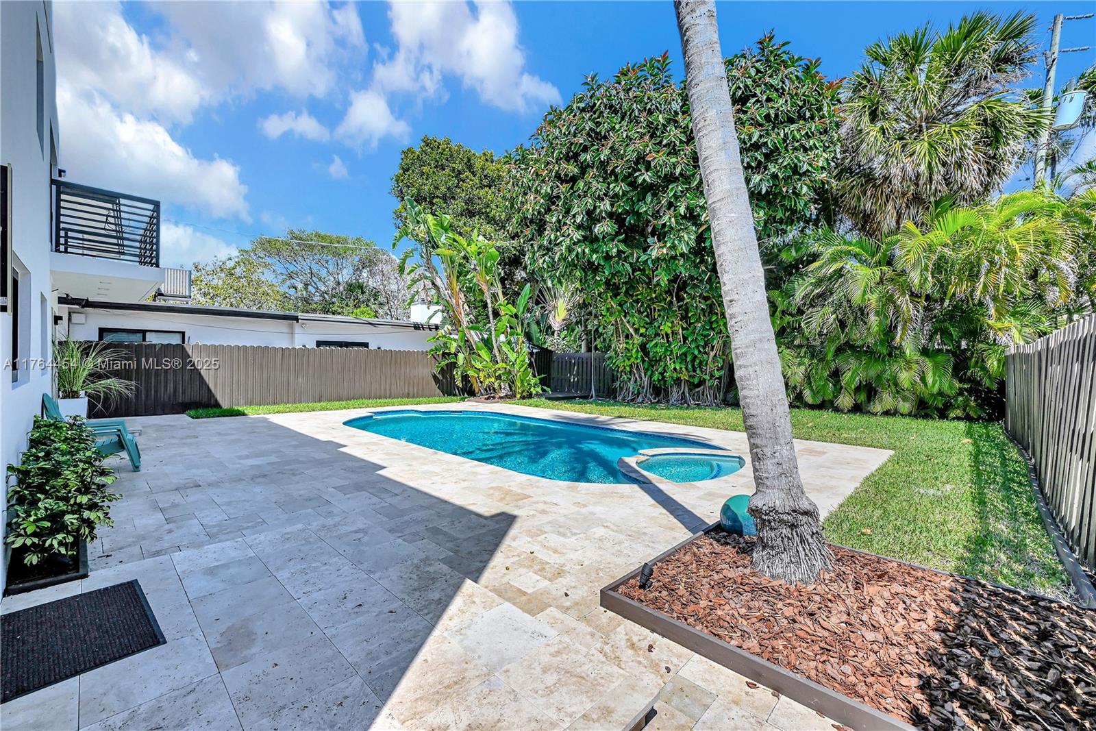 LAS OLAS BY THE SEA EXT - Residential