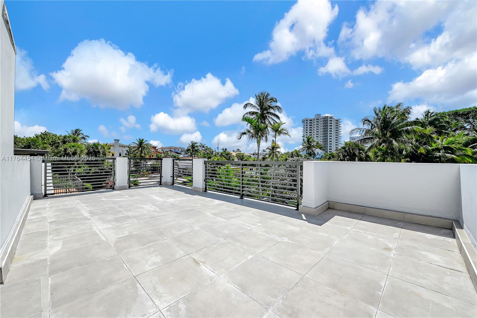 LAS OLAS BY THE SEA EXT - Residential