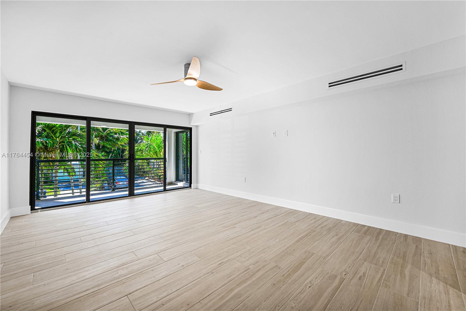 LAS OLAS BY THE SEA EXT - Residential