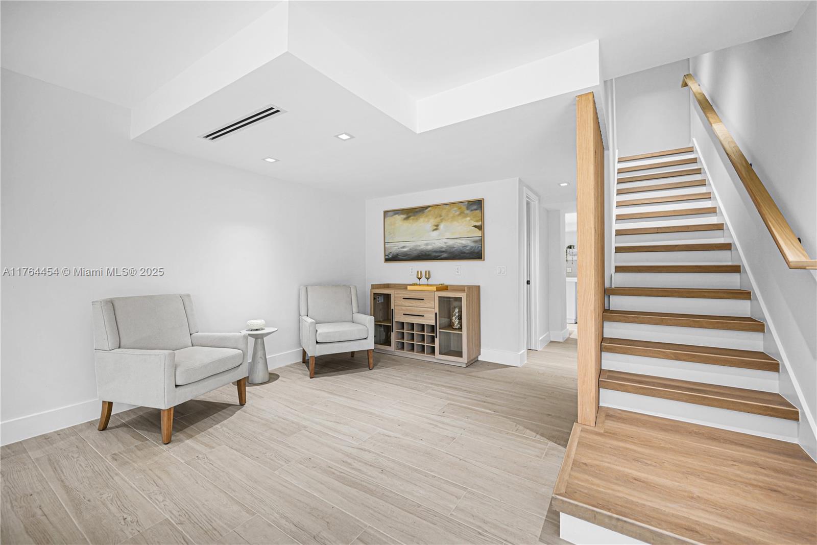 LAS OLAS BY THE SEA EXT - Residential
