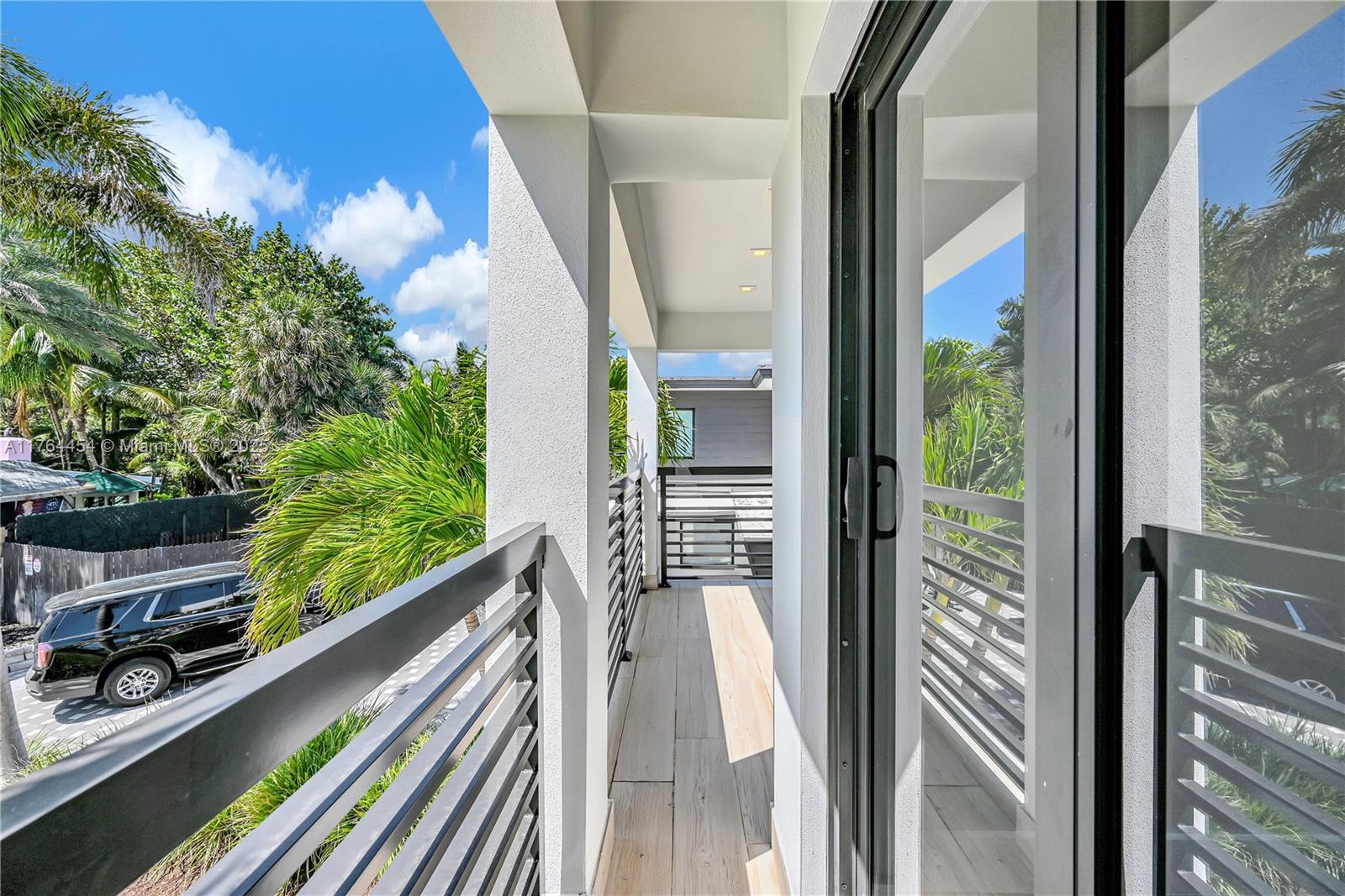 LAS OLAS BY THE SEA EXT - Residential