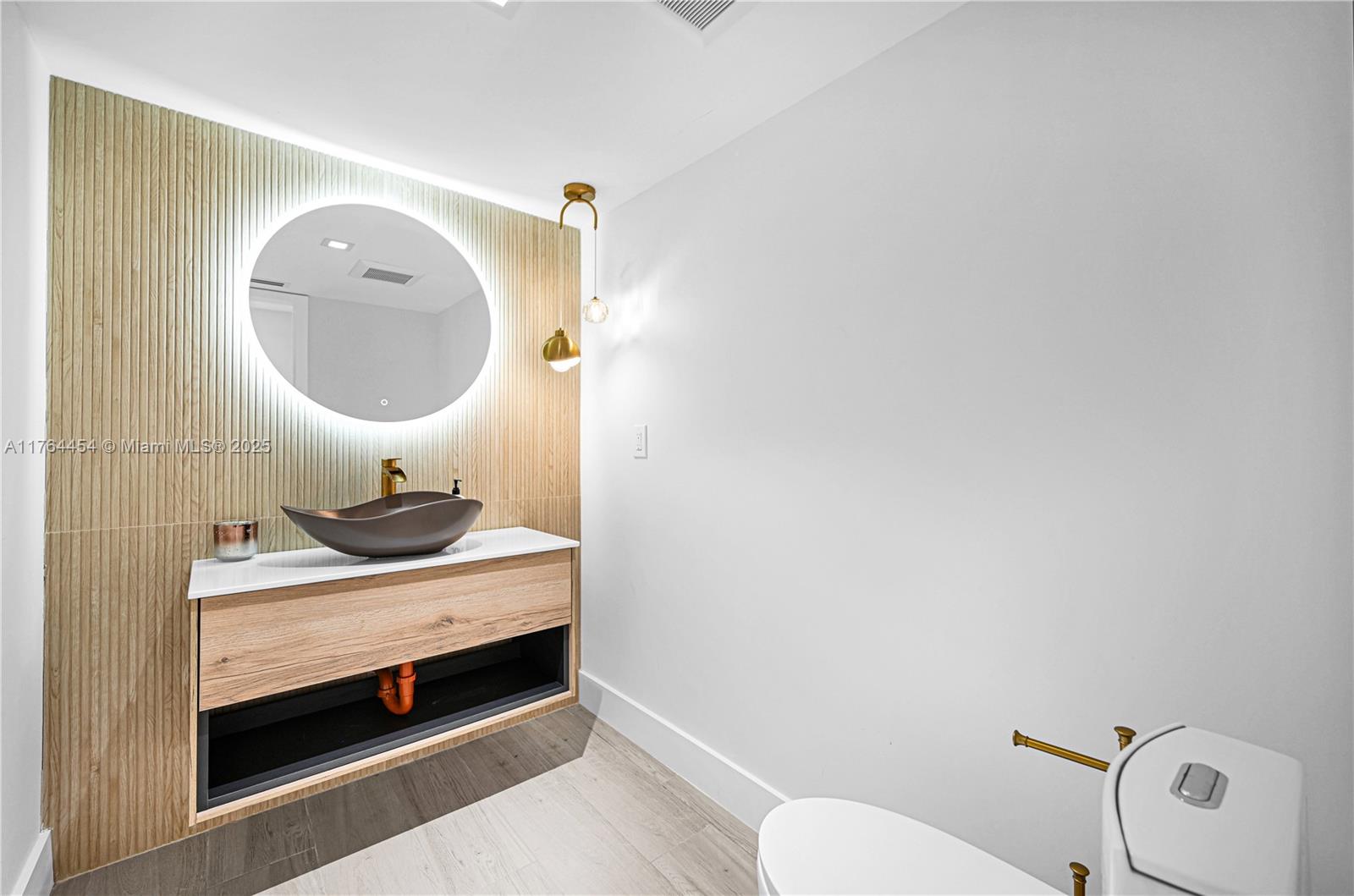 LAS OLAS BY THE SEA EXT - Residential