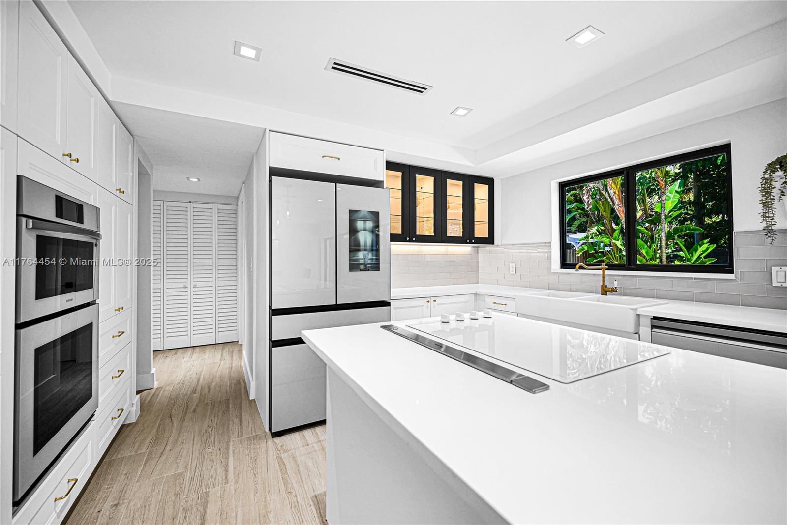 LAS OLAS BY THE SEA EXT - Residential