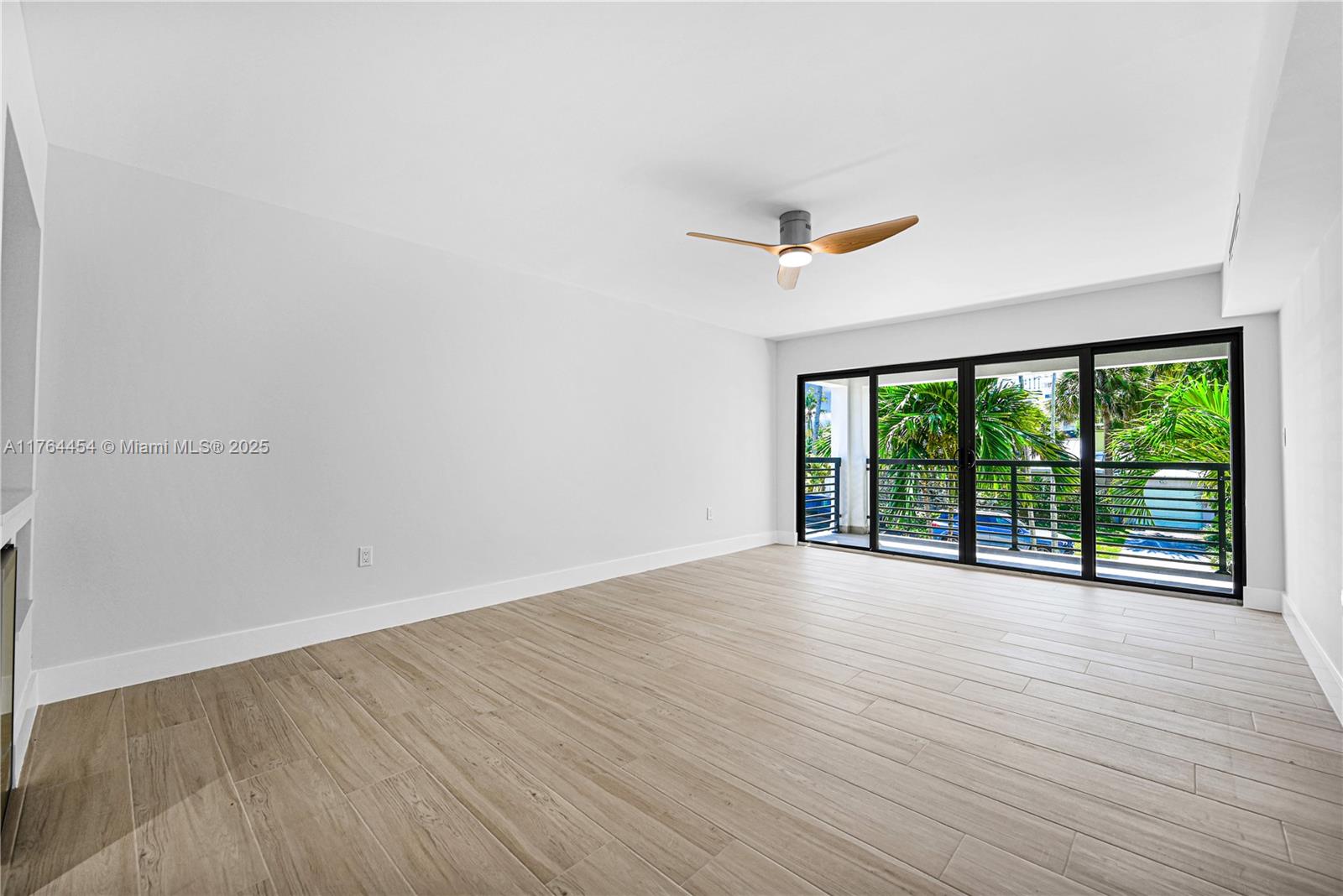 LAS OLAS BY THE SEA EXT - Residential