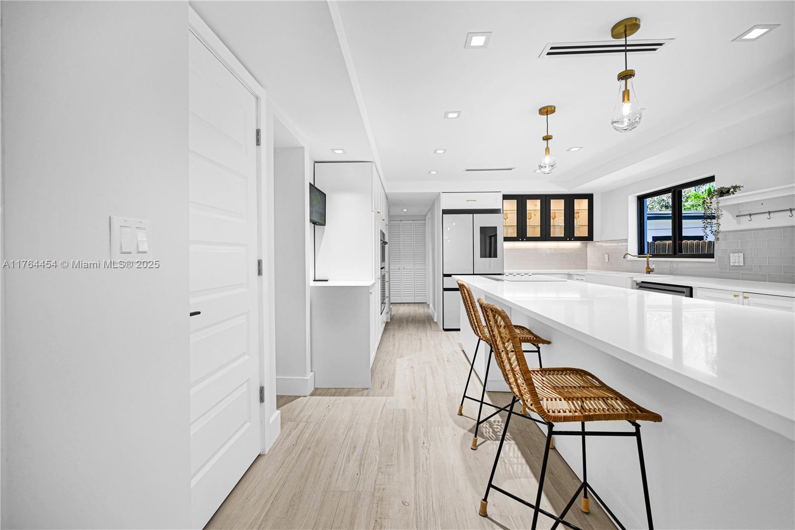 LAS OLAS BY THE SEA EXT - Residential