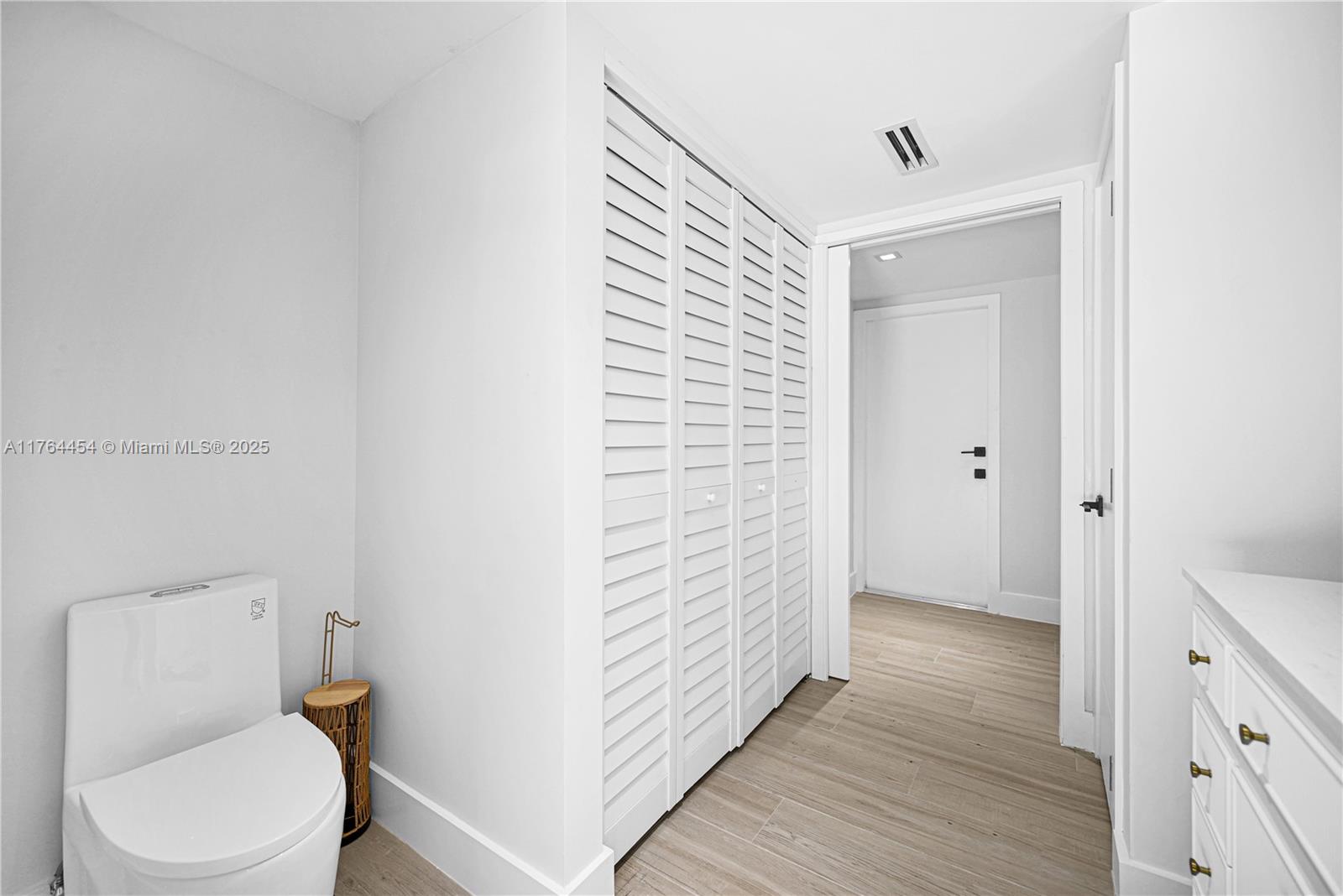 LAS OLAS BY THE SEA EXT - Residential