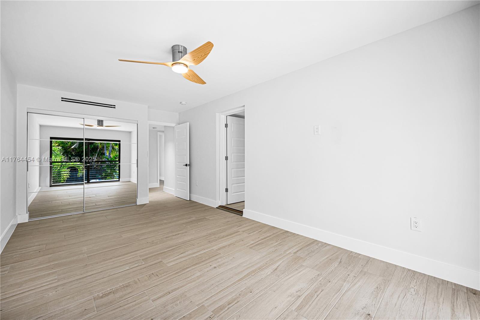 LAS OLAS BY THE SEA EXT - Residential