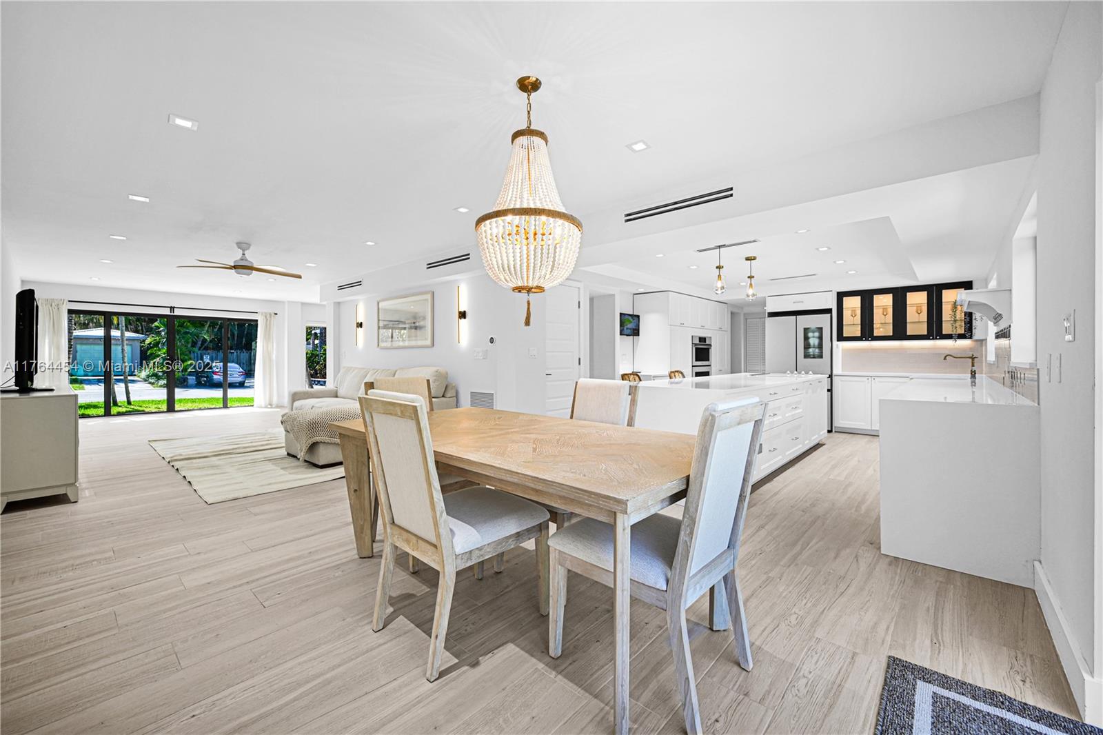 LAS OLAS BY THE SEA EXT - Residential