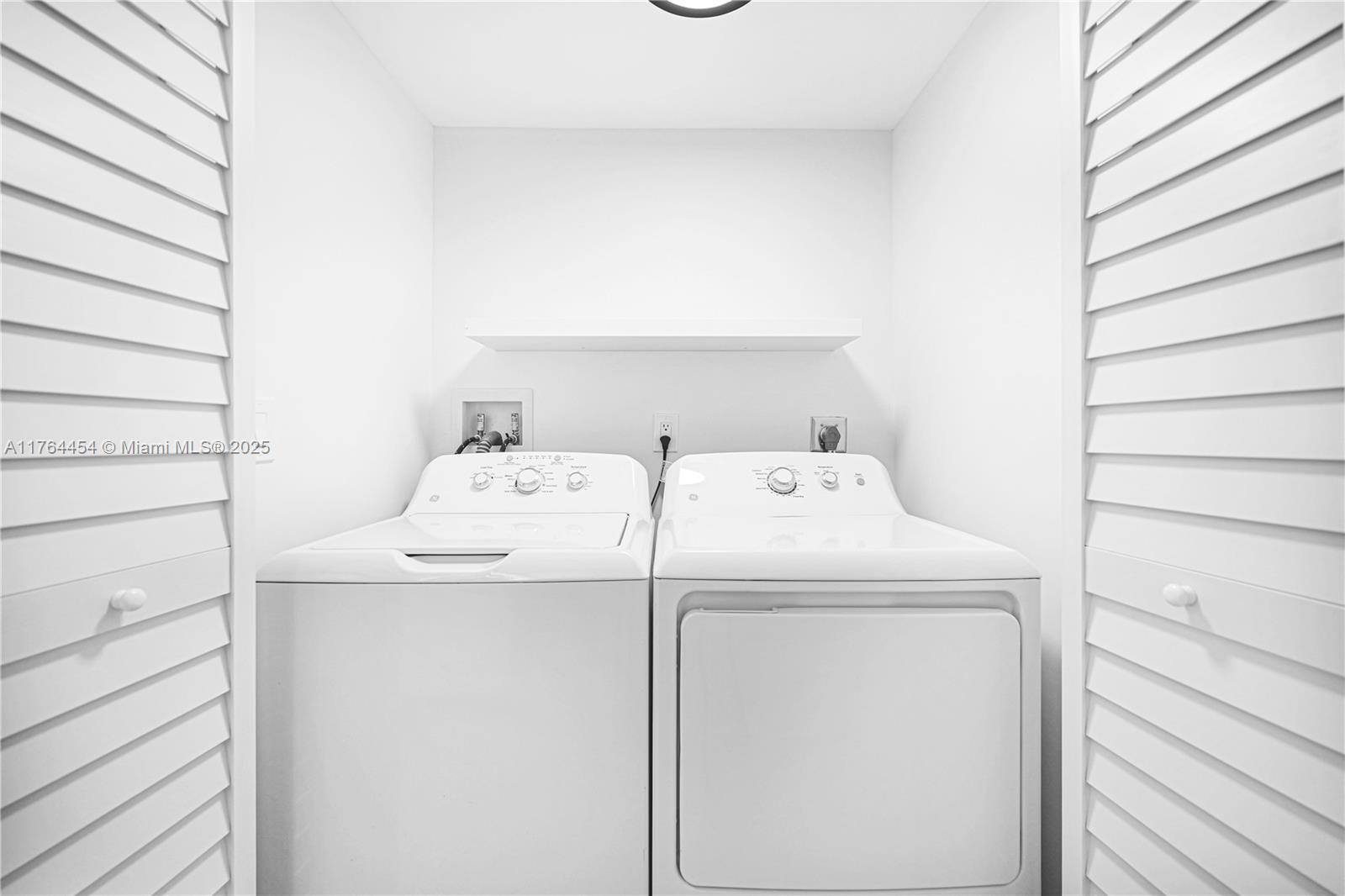 LAS OLAS BY THE SEA EXT - Residential