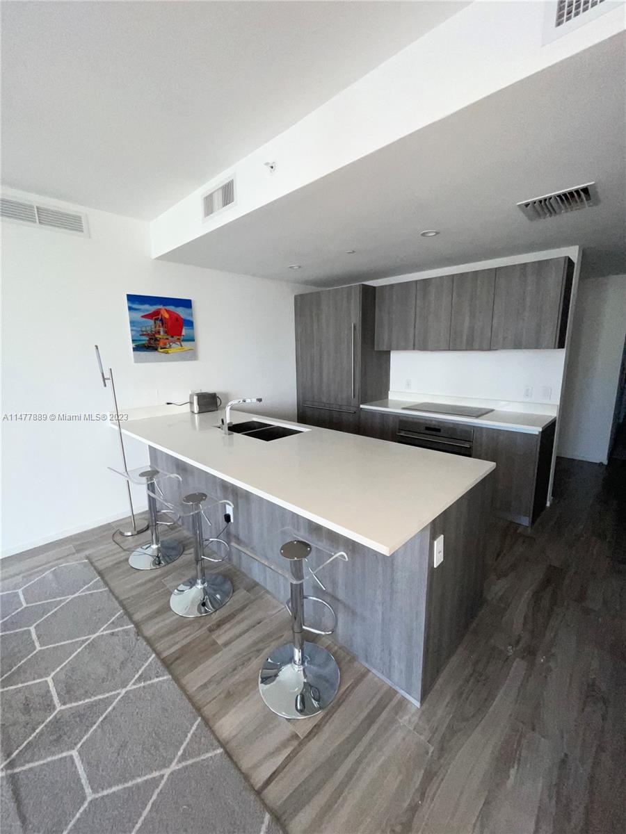 801 SMA RESIDENCES CONDO - Residential Lease