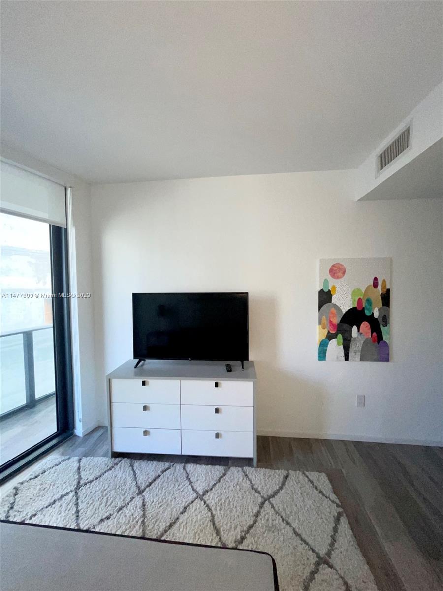 801 SMA RESIDENCES CONDO - Residential Lease