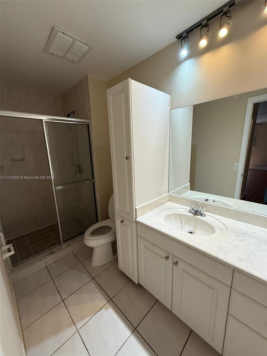 Hollywood Gardens 1 Condo - Residential Lease