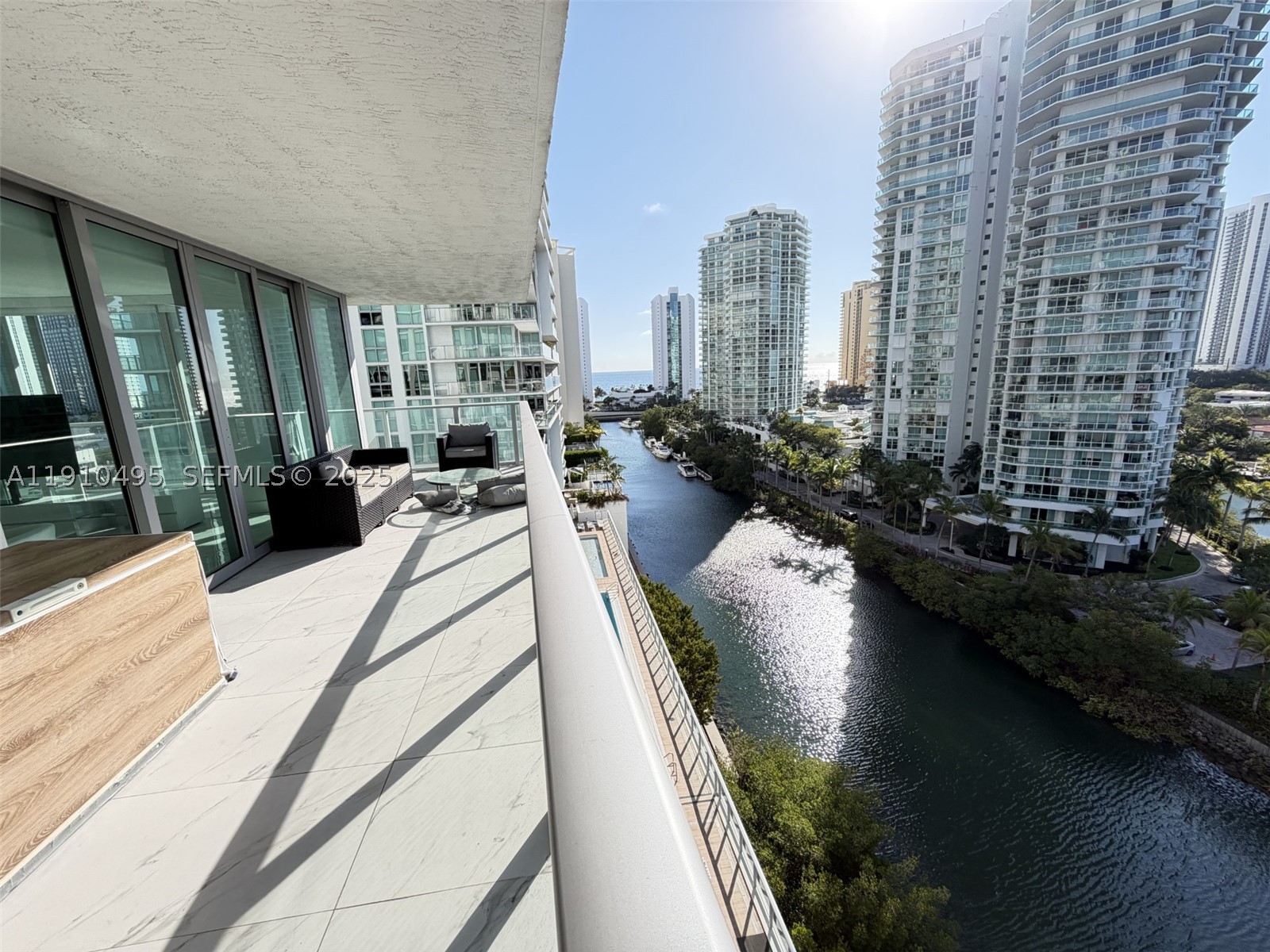 PARQUE TOWERS CONDO - Residential