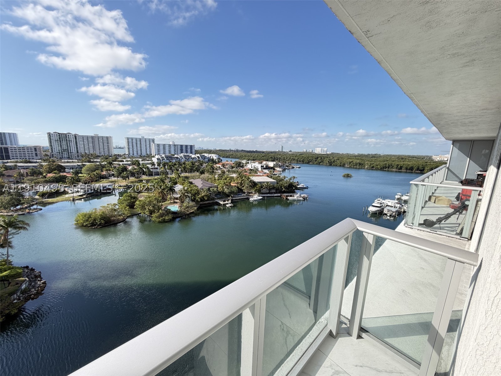 PARQUE TOWERS CONDO - Residential