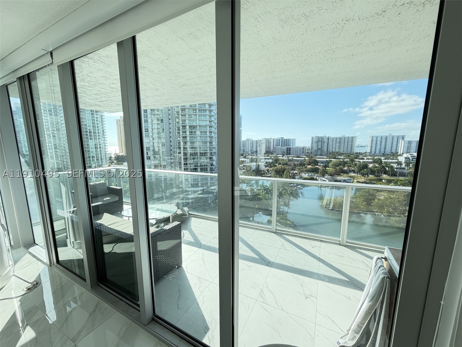 PARQUE TOWERS CONDO - Residential
