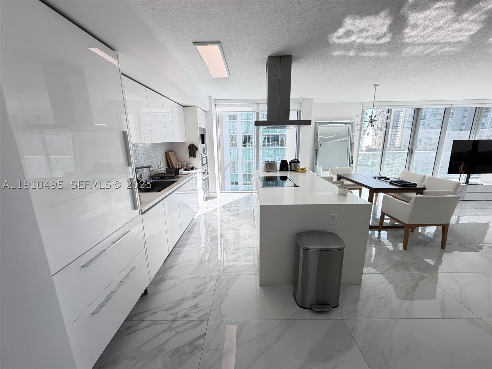PARQUE TOWERS CONDO - Residential