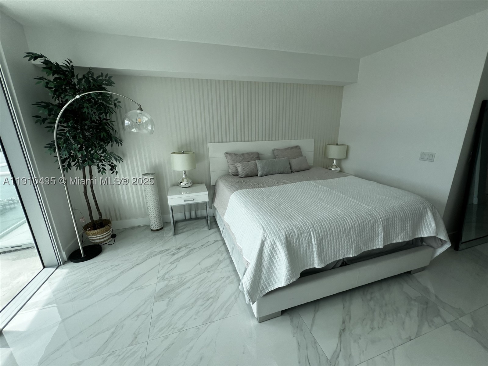 PARQUE TOWERS CONDO - Residential