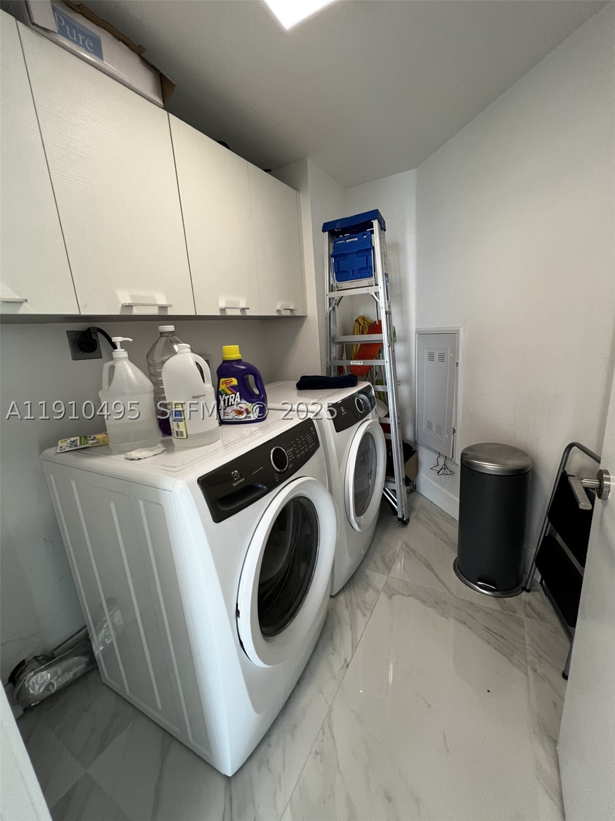 PARQUE TOWERS CONDO - Residential